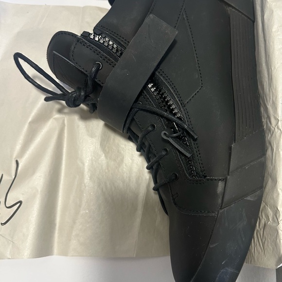 Men's Black Combat Boots - Picture 4 of 8